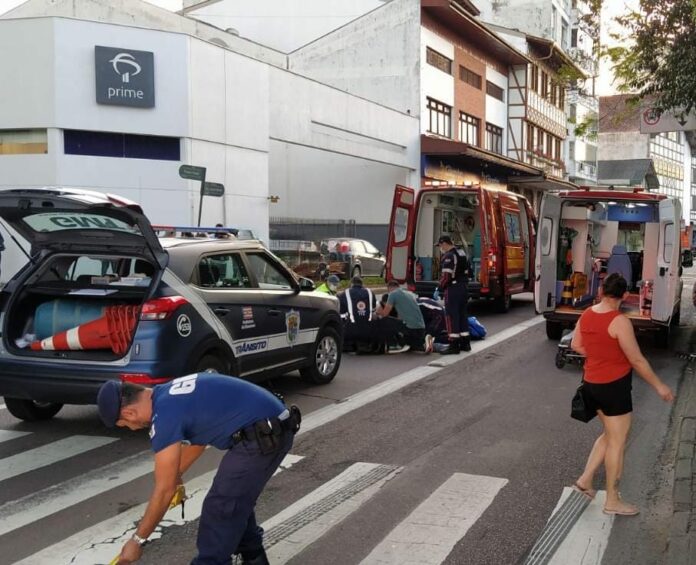 Idosa Atropelada Na Faixa De Pedestres Em Blumenau Por Carro No