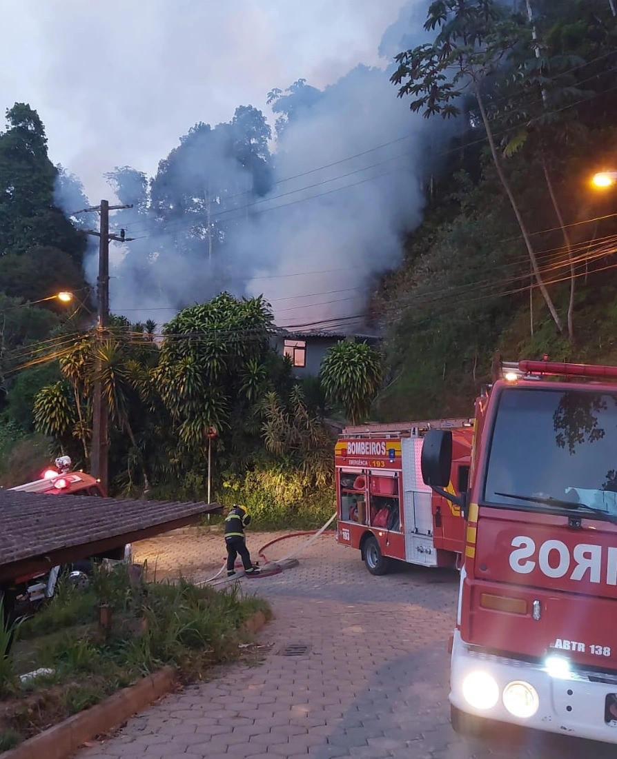 Suspeito De Incendiar Casa Disputada Em Heran A Preso Em Blumenau