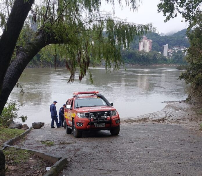 Corpo De Mulher Encontrado Boiando No Rio Em Blumenau Oauditorio